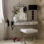 Modern dressing table with metal legs