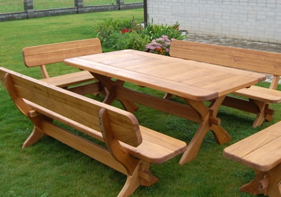 Stół i ławki