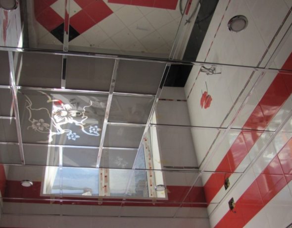 Mirror tiles on the ceiling