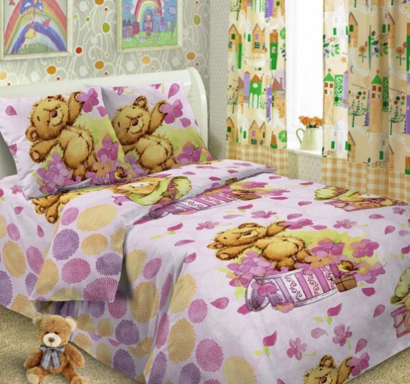 Baby bedding with cubs