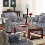 Set prekrivača na kauču i stolicama