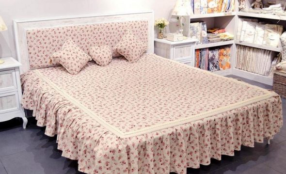 Provence style bedspread