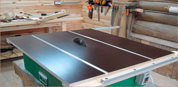 The table for circular saw can be made by hand