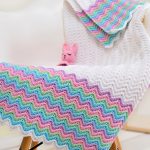 Children's crocheted crochet openwork zigzags