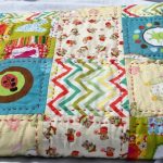 Single-piece baby plush blanket, manually quilted