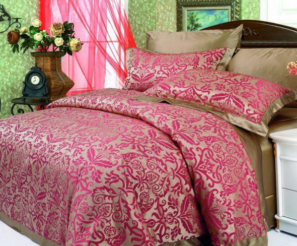 Natural silk bedding