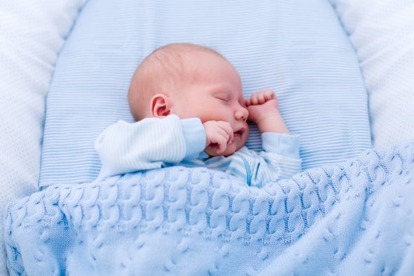 Yeni doğmuş bebekler için battaniyeler