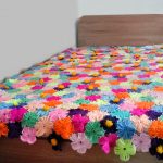 Elegancka kratka w kwiaty na łóżko dla dziewczynki