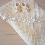 Set of blanket and booties for discharge