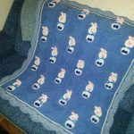 Mėlyna trikotažinė antklodė kūdikiui