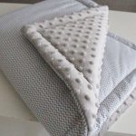 Warm plush blanket with small zigzags