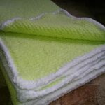 Bright lettuce blanket of delicate plush yarn