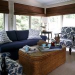 Rattan furniture sa loob ng living room