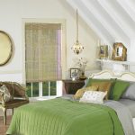 Green color in the interior of the bedroom