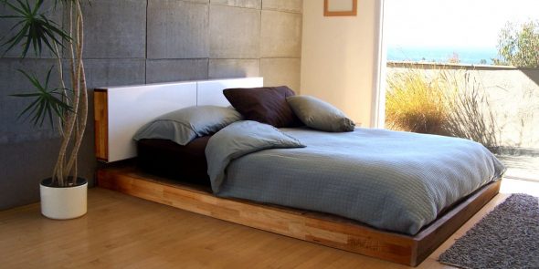 Drewniane łóżko-podium