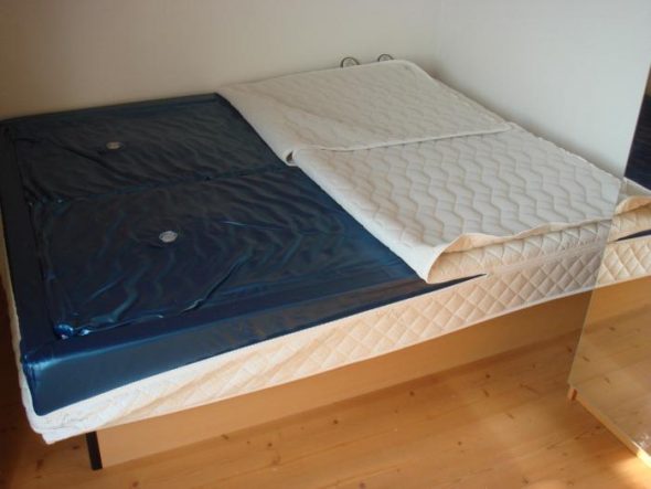 Protective cover for water mattress