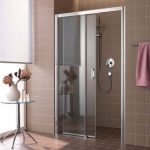 Shower cabin with sliding doors