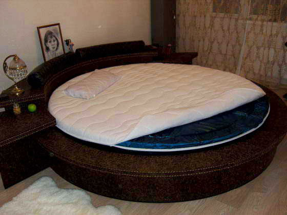 Round water mattress