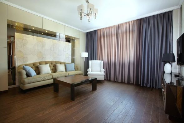 Skvělé řešení pro obývací pokoj - dvoubarevné záclony