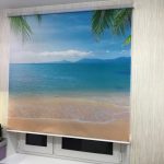 Roller blind with photo print in the kitchen interior