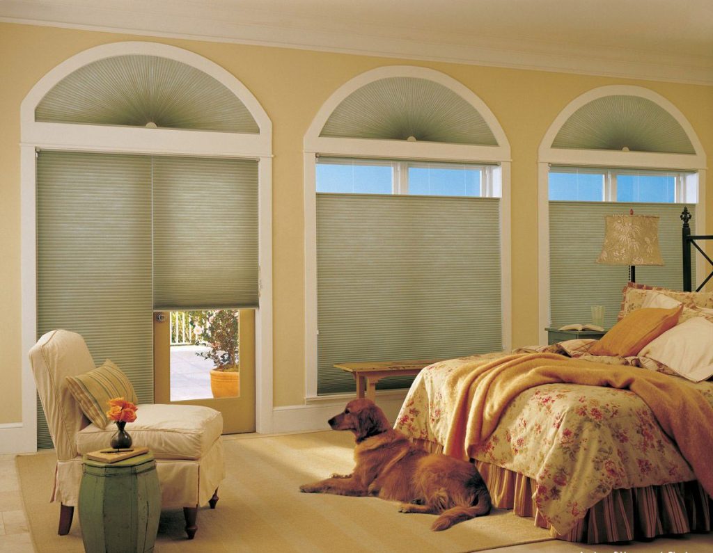 Decorating arched windows with roller blinds
