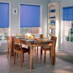 Dining group na may wooden furniture