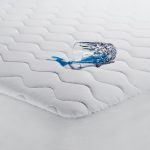 Protective waterproof mattress cover
