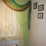 Short curtain and light air curtains