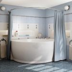 Puolipyöreä räystäs epätavallisen muotoinen kylpyhuone