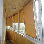 Beglazing smal balkon met kunststof ramen