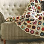 Comfortable cover of motifs with different flowers