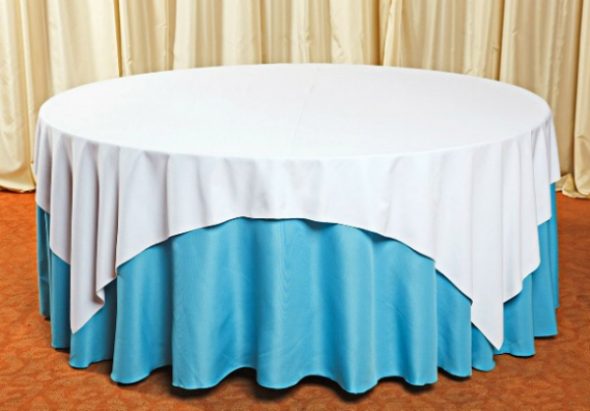 A مفرش المائدة على شكل جدول