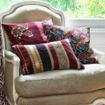 Decorative pillows for the chair