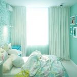 Pastel renklerde küçük bir yatak odası tasarlayın.