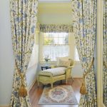Light curtains with floral ornaments