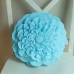 Jastuk od plavog cvijeća