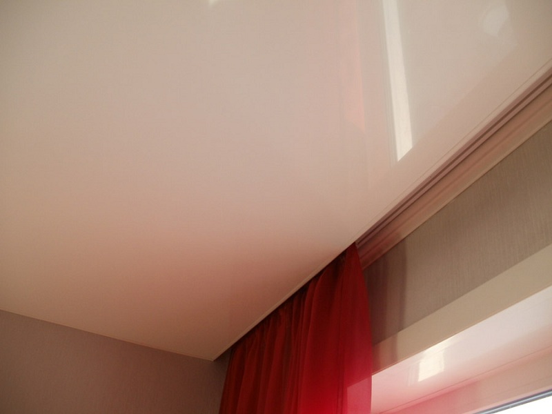 إبزيم الستائر في مكان السقف باستخدام قماش مطاطي