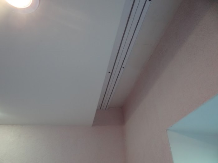 Plastic cornice in the niche ceiling