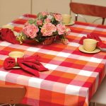 Checkered tablecloth will look great on every day