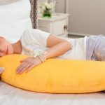 Miękka i wygodna poduszka-banan dla kobiet w ciąży