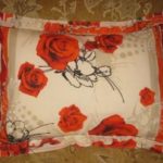 Pillowcase with poppies and ears at the edges