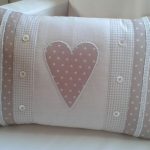 Do-it-yourself pillowcase with cute decor