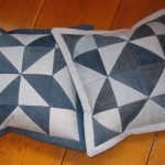 Pillowcases i patchwork teknik av trianglar