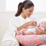 Small but comfortable pillow for feeding your baby
