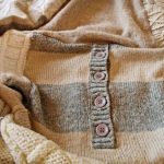 Plaid starych swetrów i swetrów - oryginalny i prosty