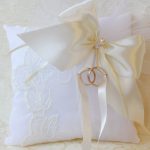 Düğün dekoratif yastık fildişi rengi