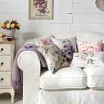 Provence tarzı oturma odası dekorasyonu için çiçek dekorasyon yastıkları