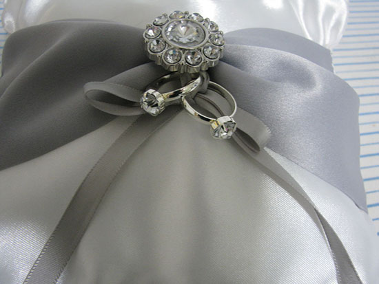 Vjenčano prstenje s kravatom