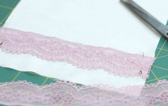 Sewing lace