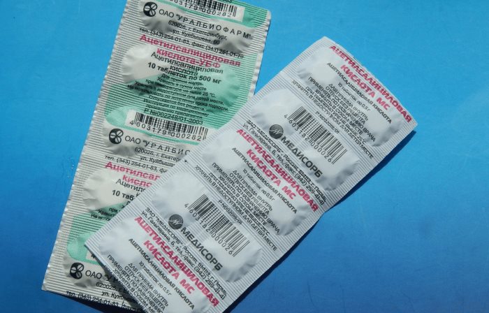 Aspirinové tablety pro bělení tylu
